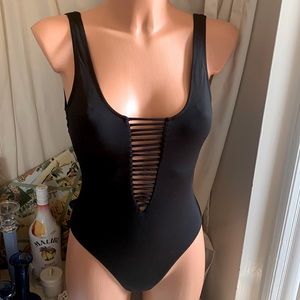 NWT Tinibikini matte black 1pc cutout front  cheeky classy swimsuit slims pads S